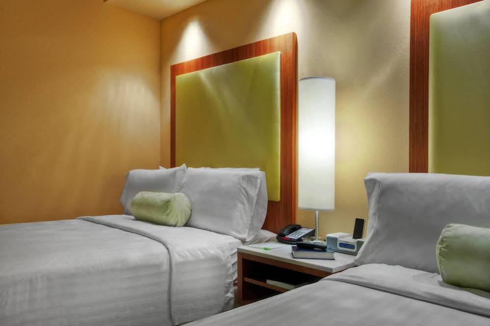 Springhill Suites By Marriott Baton Rouge North / Airport Exterior foto